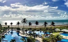 Apartamento a beira-mar com piscina